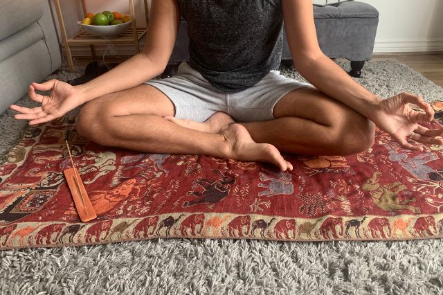 la meditación puede ser la clave para dormir mejor de forma natural